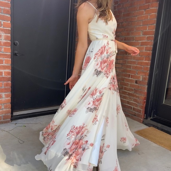 Elegant Cream and Blush Floral Wrap Maxi Dress 🌿 - Picture 9 of 12